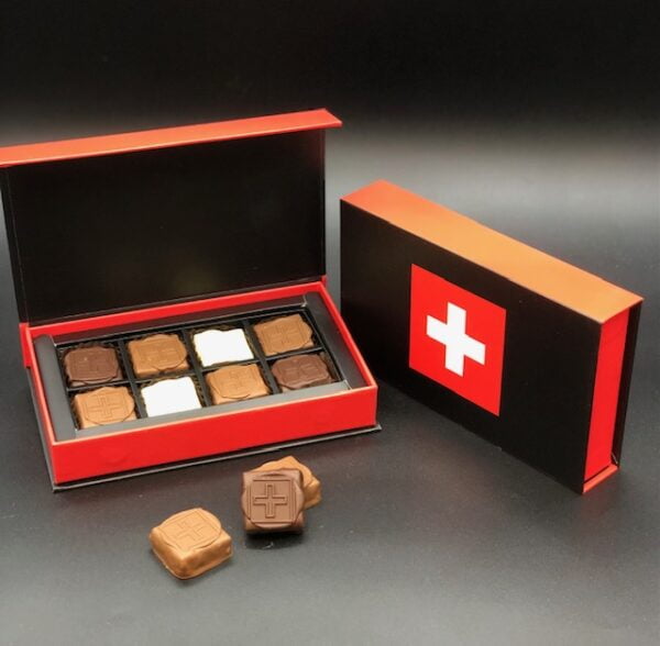 Boîte suisse de chocolats - 8 pralinés amande croquant